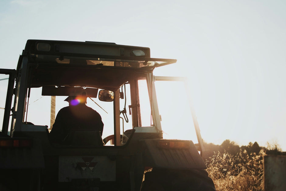 Cum să identifici piesele potrivite pentru modelul tău de tractor?